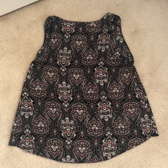 Woman’s Patterned Tank Top - Picture 3 of 5